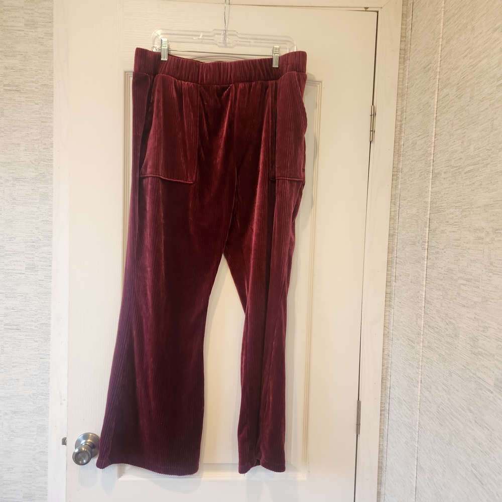 Time and Tru Burgundy Corduroy Track Pants XL Euc